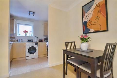 1 bedroom flat for sale, Winchester