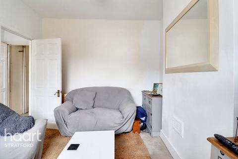 2 Holness Road, London, E15 4EN