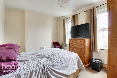 2 Holness Road, London, E15 4EN