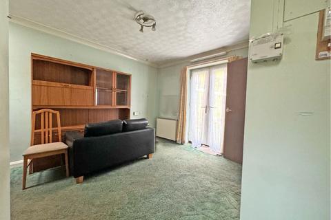 1 bedroom retirement property for sale, Golding Court, Riverdene Road, Ilford, IG1