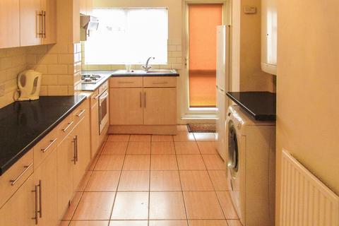 3 bedroom terraced house to rent, Stratford, London, E15