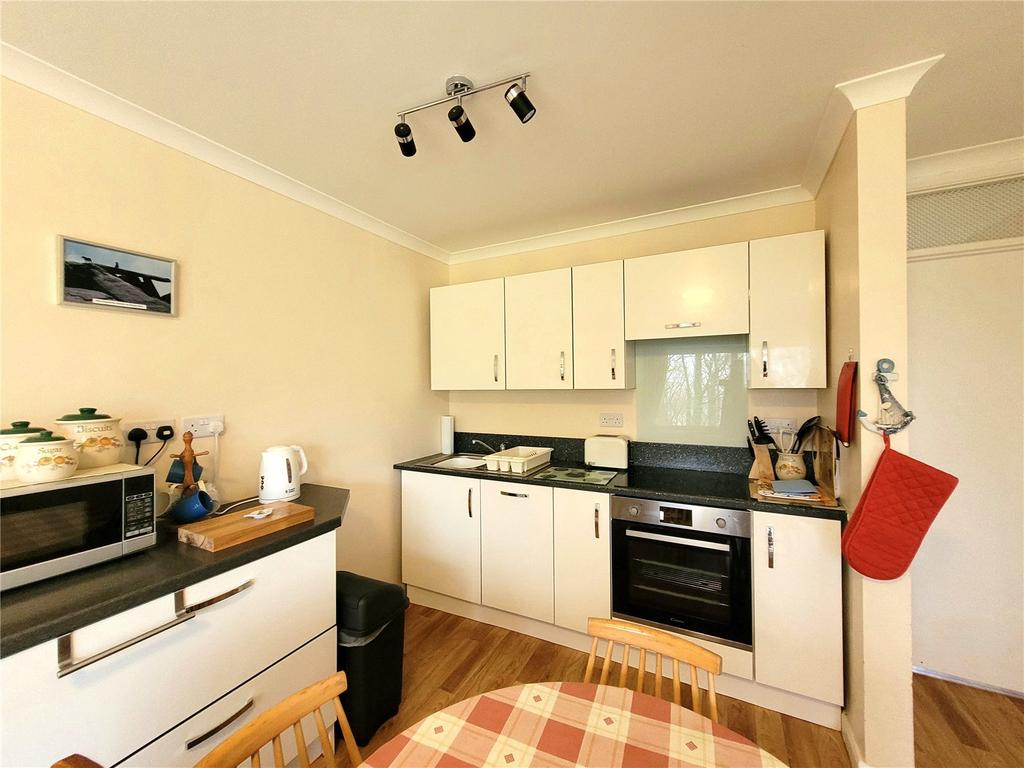 Devon Court, Freshwater East... 2 bed flat for sale £100,000