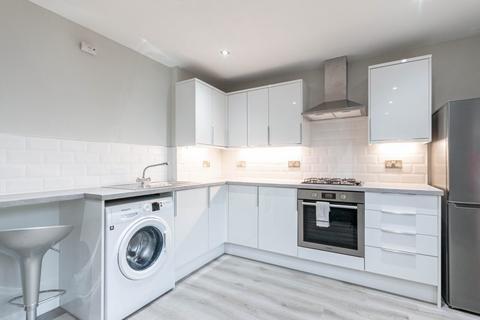 3 bedroom flat to rent, 2761L – North Pilrig Heights, Edinburgh, EH6 5FF