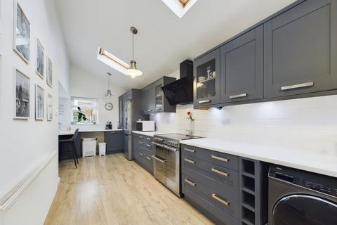 4 Lynton Avenue, Northampton, NN2 8LX