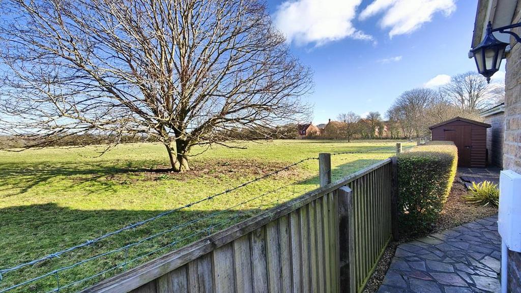 Sarum, Thornford, Dorset, DT9 4 bed detached house for sale £475,000