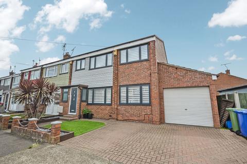 4 bedroom end of terrace house for sale, Pelham Place, Stanford-Le-Hope, SS17