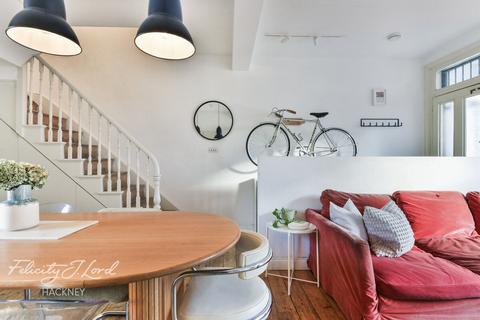 117 Ridley Road, London, E8 2NH