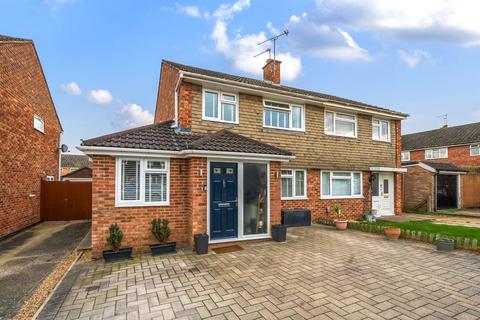 4 Escombe Drive, Guildford, GU2 9RE
