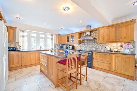 2, Brock Hill Farm Cottages Bracknell Road, Warfield, Bracknell, RG42 6JY