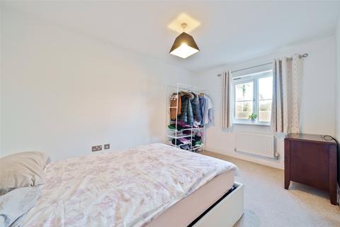 78 Waterloo Road, Crowthorne, RG45 7NW