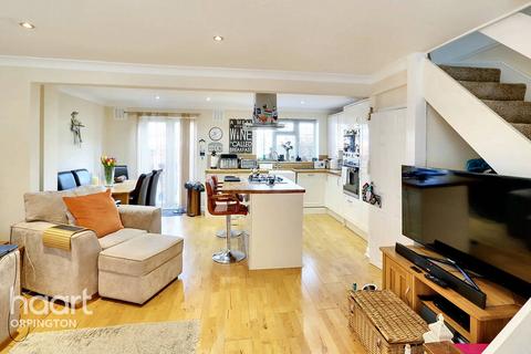 9 Gardiner Close, Orpington, BR5 3HW
