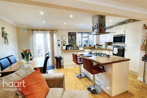 9 Gardiner Close, Orpington, BR5 3HW