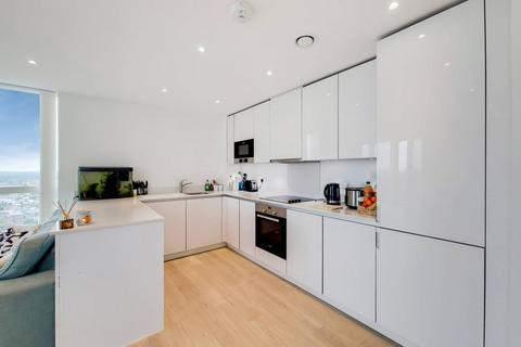 3 bedroom flat to rent, Saffron Central Square, Croydon, CR0