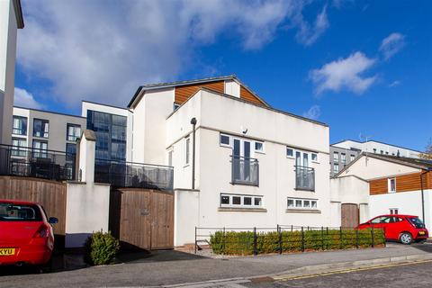 3 bedroom semi-detached house to rent, Watkin Road, Leicester, LE2