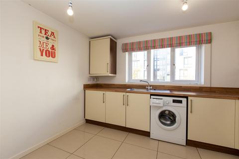 3 bedroom semi-detached house to rent, Watkin Road, Leicester, LE2