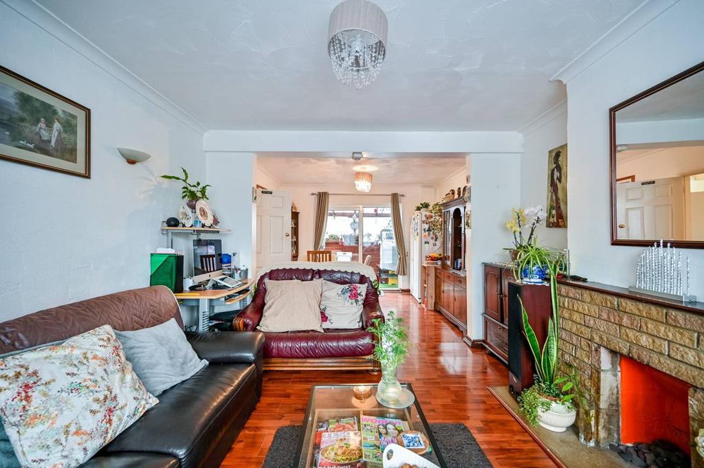 Sherborne Road, Feltham, TW14 6 bed semidetached house for sale £625,000