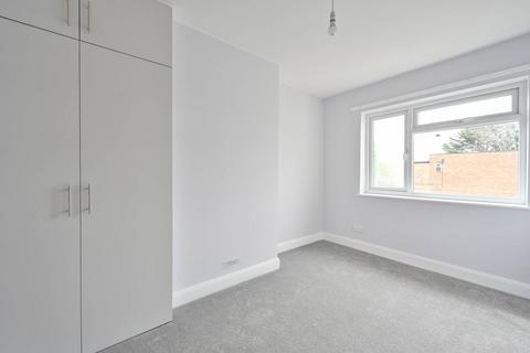 4 bedroom end of terrace house to rent, Ewell Road, Tolworth, Surbiton, KT6