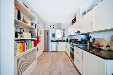 74 Beaumont Drive, Worcester Park, KT4 8FG