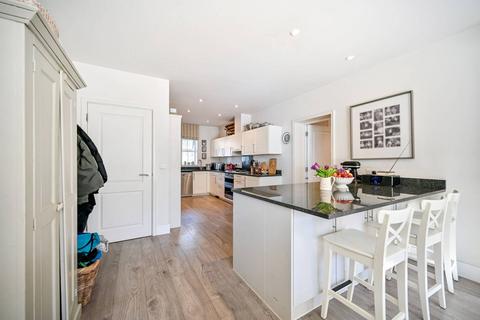 74 Beaumont Drive, Worcester Park, KT4 8FG