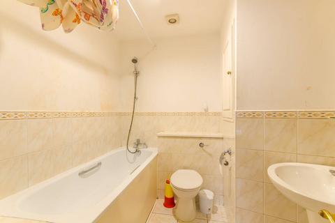 2 bedroom flat for sale, Queens Grove, St John's Wood, London, NW8