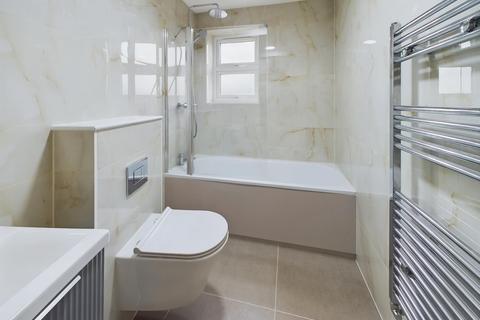 2 bedroom flat to rent, Coombe Lane, Raynes Park