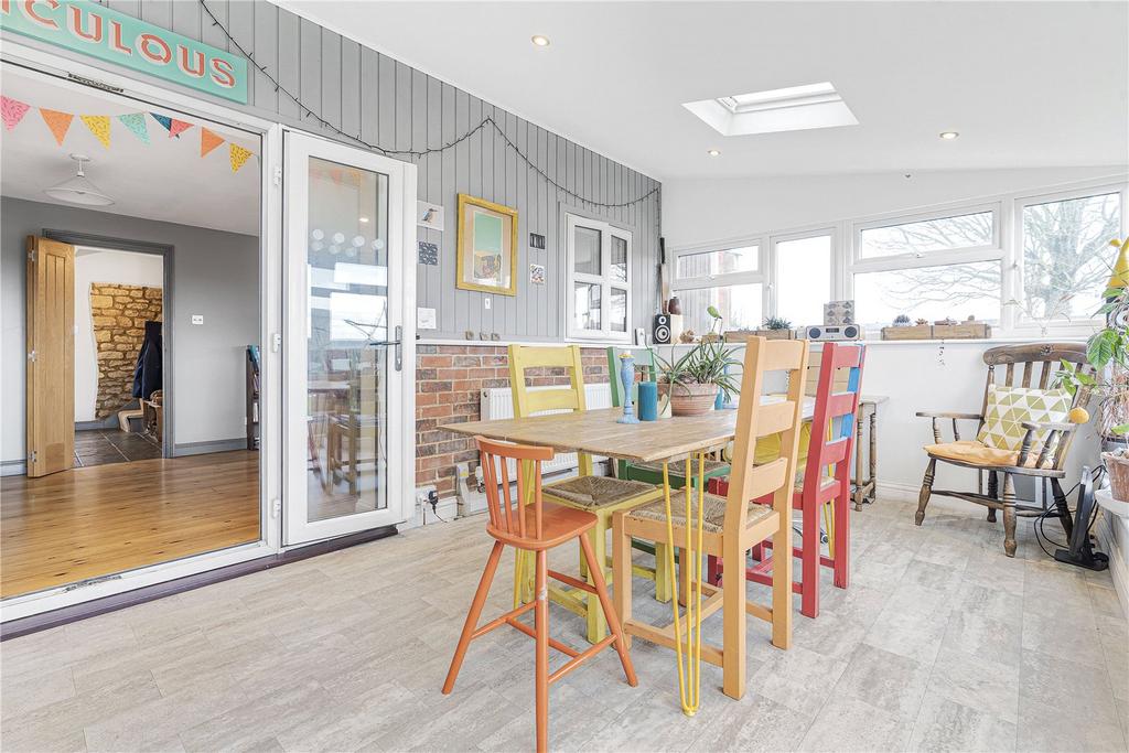 Garden/Dining Room
