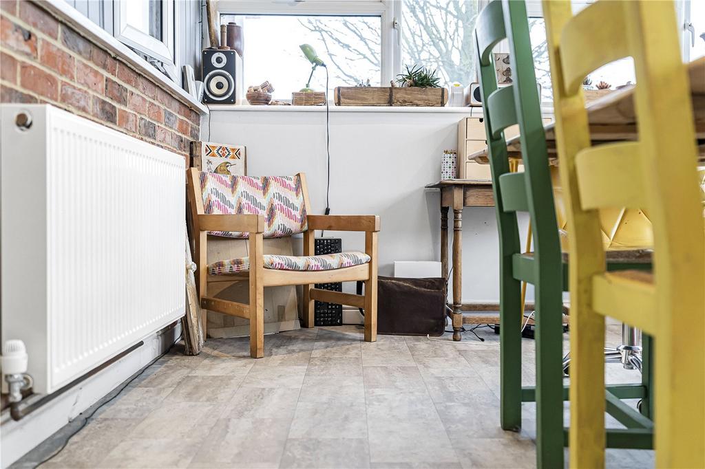 Garden/Dining Rm