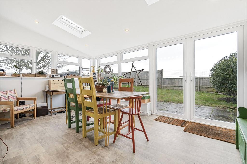 Garden/Dining Room
