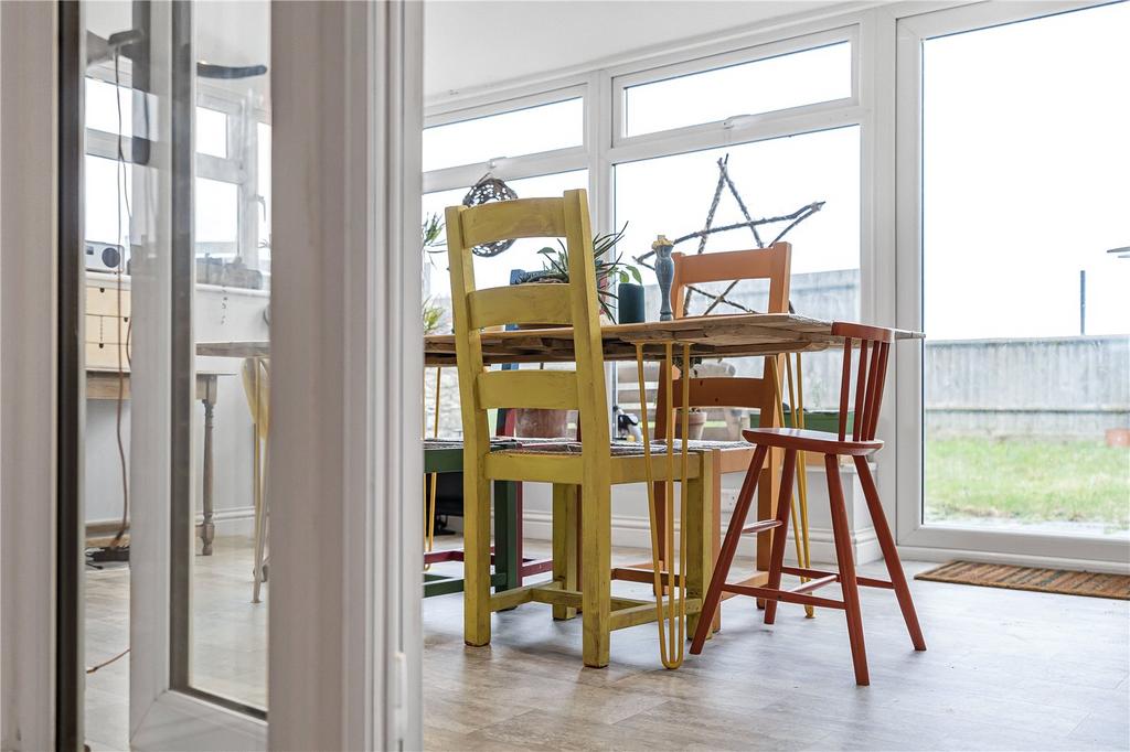 To Garden/Dining Rm