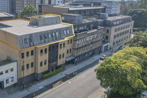 Office to rent, The Penthouse, Crown House, 18-20 Kings Park Road, Southampton, SO15 2AT