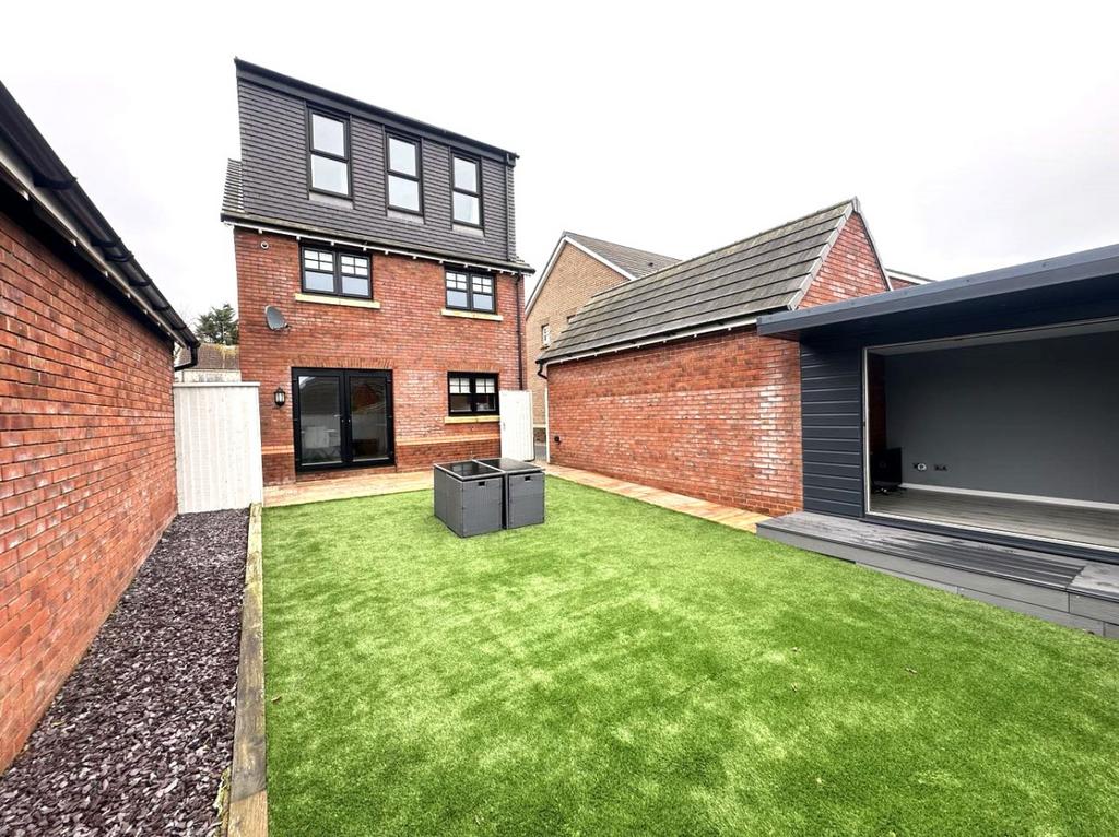 4 Meadow Drive