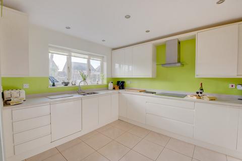 5 bedroom detached house for sale - Blossom Drive, Bromsgrove, Worcestershire, B61