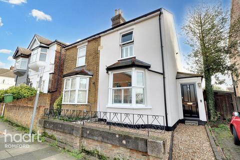 2 bedroom semi-detached house for sale, Malvern Road, Hornchurch, RM11 1BQ