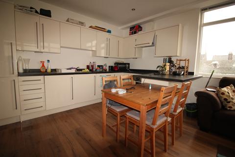 1 bedroom flat to rent - Oak Road, Leatherhead KT22