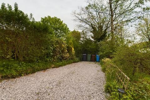 2 bedroom end of terrace house for sale, Clegg Street, Springhead, Saddleworth