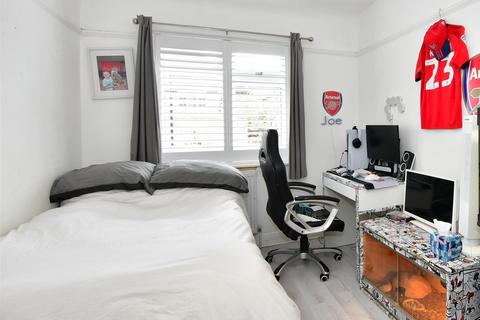 8 Normanton Park, London, E4 6HF