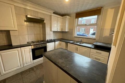 3 bedroom semi-detached house to rent, Albany Road, Wisbech