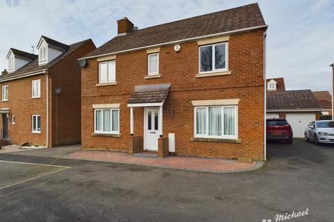 4 bedroom detached house for sale, Whitechurch Close, Stone, Aylesbury, Buckinghamshire