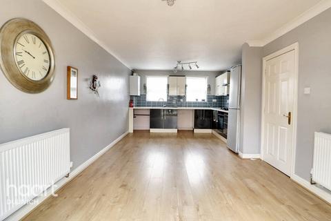 3 bedroom end of terrace house for sale - St Barnabas Close, London