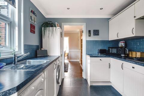 3 bedroom semi-detached house for sale - Highlands Road, Horsham, West Sussex