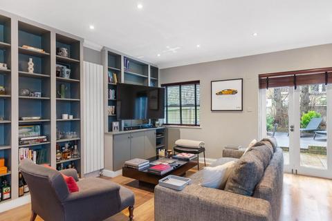 1 Worcester Gardens, London, SW11 6LR