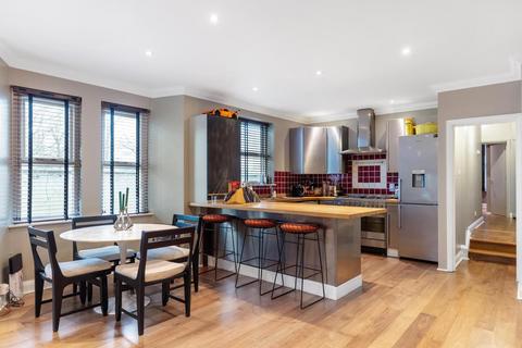1 Worcester Gardens, London, SW11 6LR