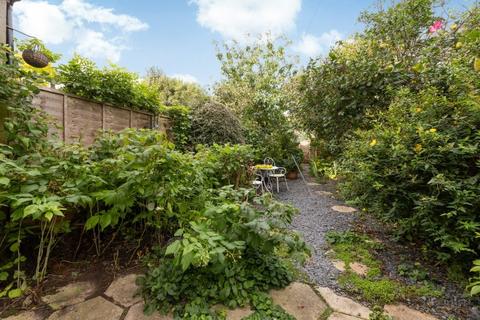 32 Dancer Road, Richmond, TW9 4LA
