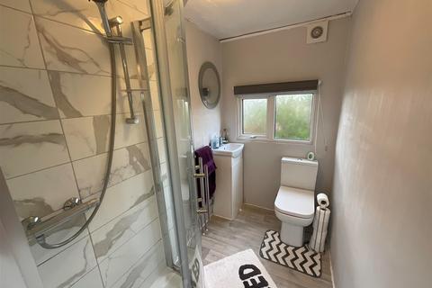 1 bedroom mobile home for sale, Dunton Mobile Home Park, Dunton, Brentwood, Essex