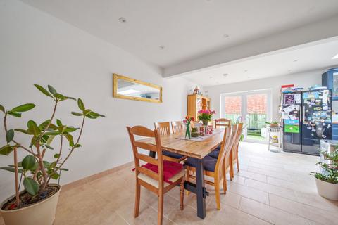 30 Roman Road, Basingstoke, RG23 8EY