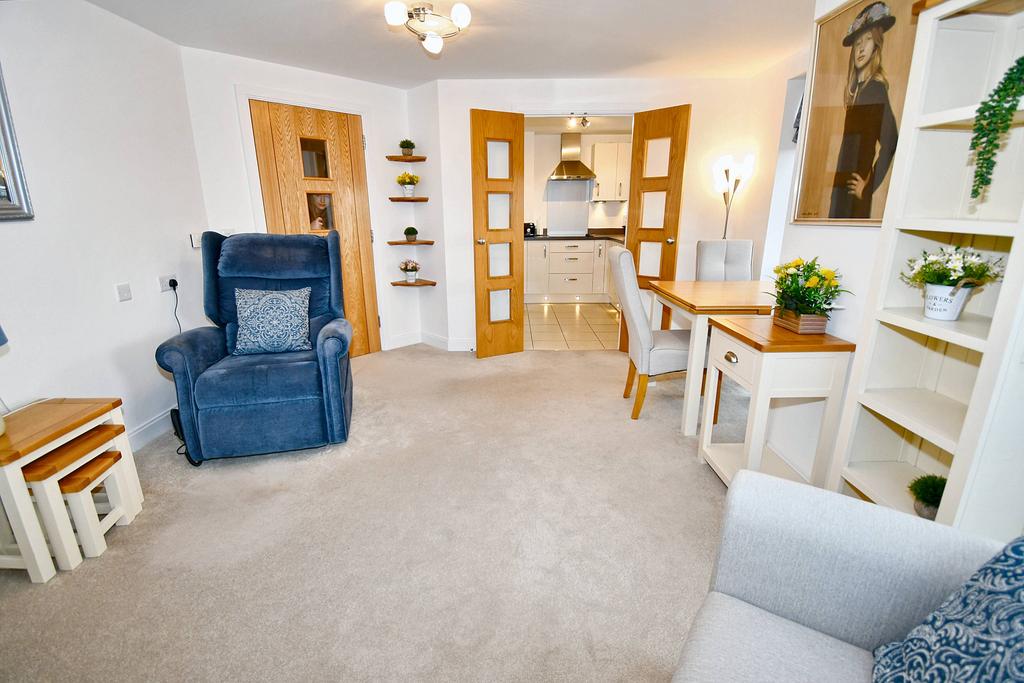 Sitting/Dining Room