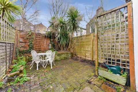 2 Plumbridge Street, London, SE10 8PA