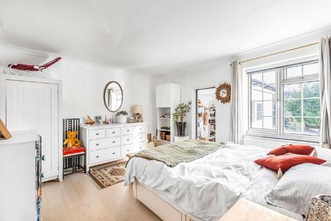 22 Park Road, Kingston Upon Thames, KT2 6BE