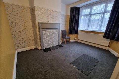 3 bedroom townhouse for sale, Blackbird Road, Leicester, LE4