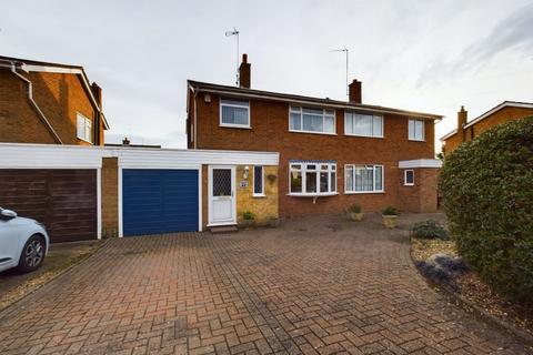 62 Bridgewater Drive, Northampton, NN3 3AG